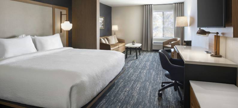 弗雷斯诺河畔公园费尔菲尔德客房及套房(Fairfield Inn & Suites Fresno River Park)图片