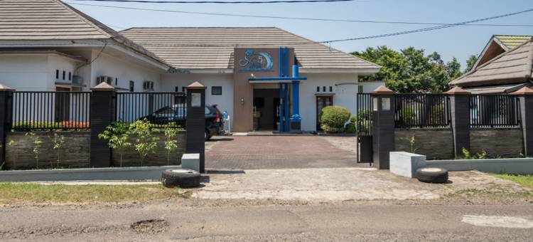 红多兹酒店-近朋库卢班台班让2号(RedDoorz Near Pantai Panjang Bengkulu 2)图片