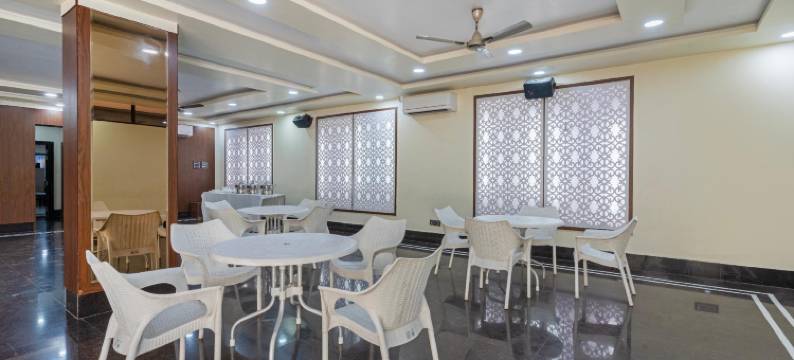 比斯图普尔的Treebo金色沙滩(Treebo the Golden Sands, Bistupur)图片