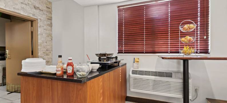 奥克布鲁克贝斯特韦斯特优质酒店(Best Western Plus Oakbrook Inn)图片