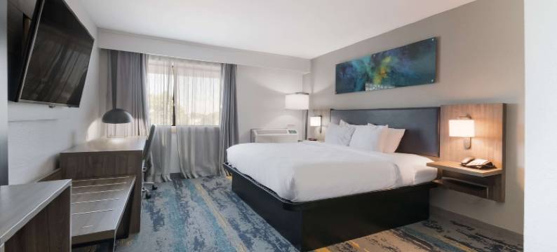 凯隆波因特酒店(Clarion Pointe OKC Airport)图片