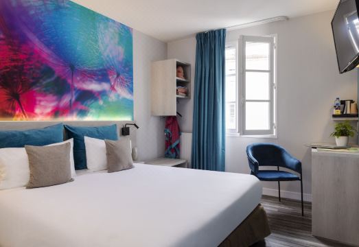 Logis Hôtel-Restaurant le Fontarabie Hotel Overview