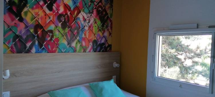 直通马堤格的Kyriad酒店(Kyriad Direct Martigues)图片