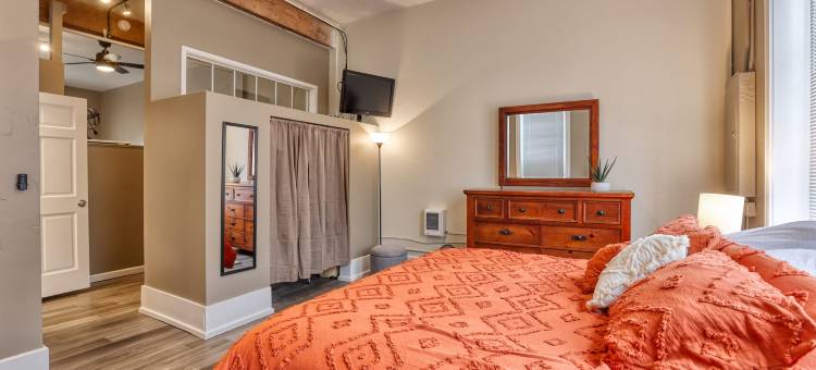 Downtown Oasis with Unique Amenities - Cozy Modern Industrial图片