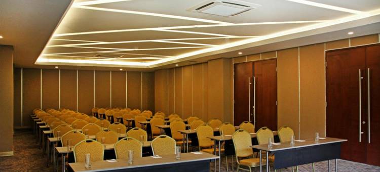Archipelago赞助的FamVida酒店在Lubuklinggau中(FamVida Hotel Lubuklinggau Powered by Archipelago)图片