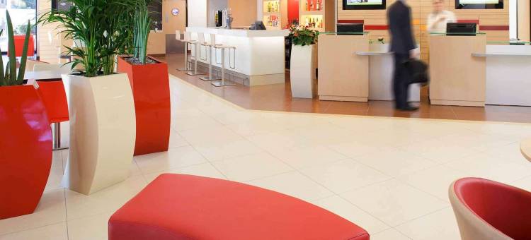 宜必思茹伊昂若萨韦利济酒店(Ibis Jouy-en-Josas Vélizy)图片