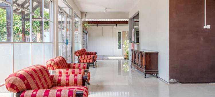 红多兹酒店-近日惹马里奥波罗图古车站2号(RedDoorz Near Malioboro Tugu Station Jogja 2)图片