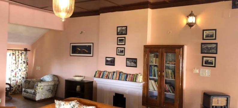 宾萨尔野生动物保护区生命之树大橡树庄园酒店(Tree of Life Grand Oak Manor Binsar)图片