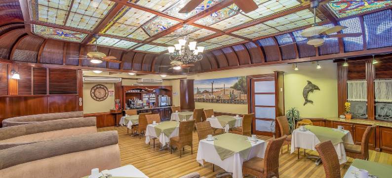 罗兰戈尔菲托度假酒店(Hotel Casa Roland Golfito Resort)图片