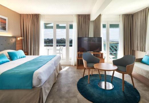 Atlanthal Hotel Overview