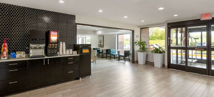 得梅因西克莱夫拉昆塔温德姆套房酒店(La Quinta Inn & Suites by Wyndham des Moines West Clive)图片