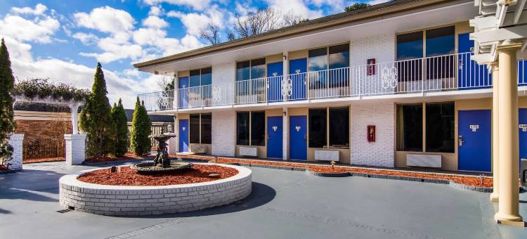 格鲁吉亚拉格朗日 6 号开放式公寓酒店(Studio 6 Extended Stay - Lagrange, GA)图片