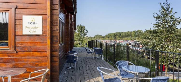 罗伊顿海滨乡村酒店(Roydon Marina Village Hotel)图片