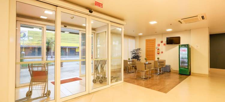 宜必思蒙蒂斯克拉鲁斯购物中心酒店(Ibis Montes Claros Shopping)图片