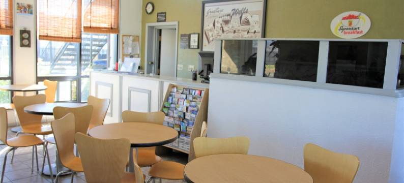 韦尔斯速8酒店(Super 8 by Wyndham Wells)图片