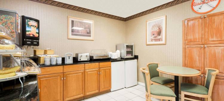 莱诺克斯豪生酒店(Howard Johnson by Wyndham Lenox)图片