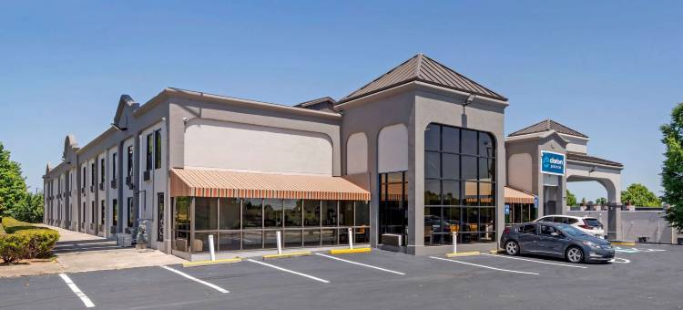 麦克多诺凯隆波因特酒店(Clarion Pointe McDonough)图片
