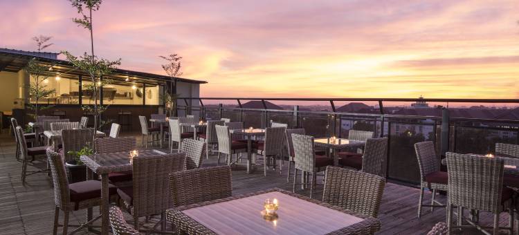 黄星安巴卢莫酒店(Yellow Star Ambarukmo Hotel)图片