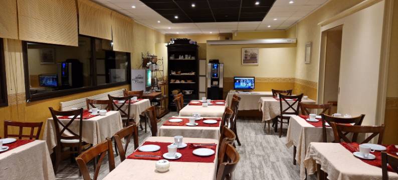 罗吉斯莱斯艾雷勒(Logis Hôtel les Airelles Neufchâtel En Bray)图片