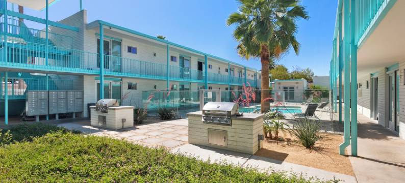 DTPHX时髦泳池边小屋(Funky Pool Side Cabana in Dtphx)图片