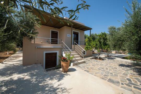 Villa Artemis, a modern, comfortable home surrounded by Cretan nature