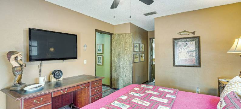 卡纳克湖畔之家：甲板、烧烤架和火坑(Lakefront Home: Deck, Grills & Fire Pit in Karnack)图片