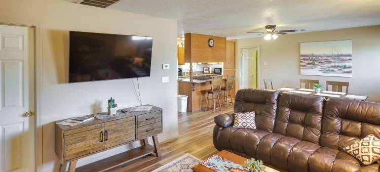 狗友好的公牛头城家庭住宅 - 步行至海滩！(Dog-Friendly Bullhead City Home - Walk to Beach!)图片