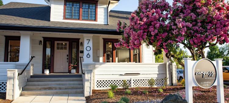 指南针麦克明维尔(the compass mcminnville)图片