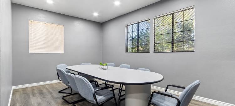 里奇克雷斯特-中国湖传统酒店及套房(Red Roof Inn & Suites Ridgecrest)图片