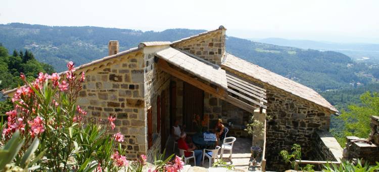 Stone Villa with Panoramic Views图片