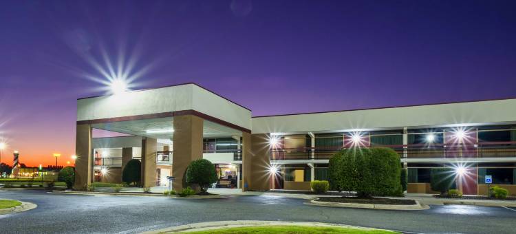 肯利I-95红顶旅馆(Red Roof Inn Kenly - I-95)图片