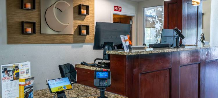 北莱克兰I-4舒适套房酒店(Comfort Inn & Suites Lakeland North I-4)图片