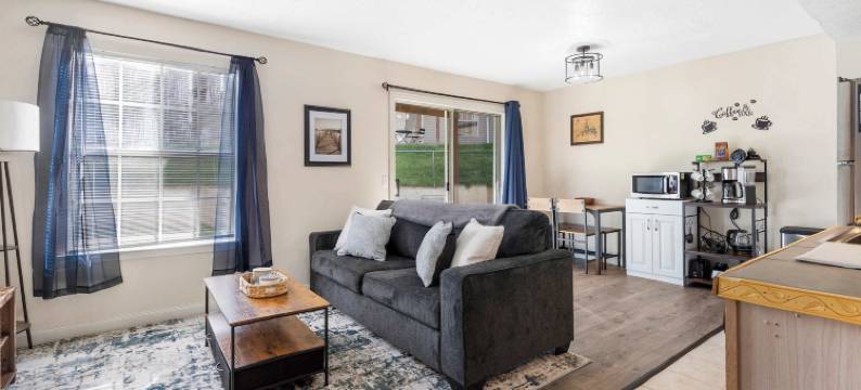 航海角迷人步入式公寓 适合4人！(The Nautical Nook Charming Walk-in Condo for 4!)图片