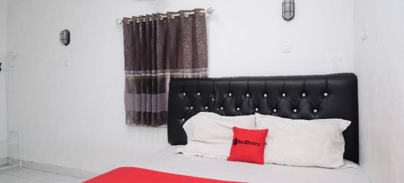 红门酒店@格里亚梅尔博坦德马克(RedDoorz Syariah @ Griya Merbotan Demak)图片