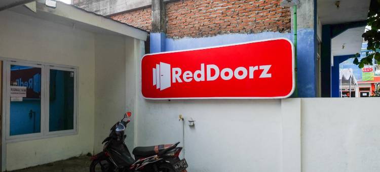 红门酒店@格里亚梅尔博坦德马克(RedDoorz Syariah @ Griya Merbotan Demak)图片