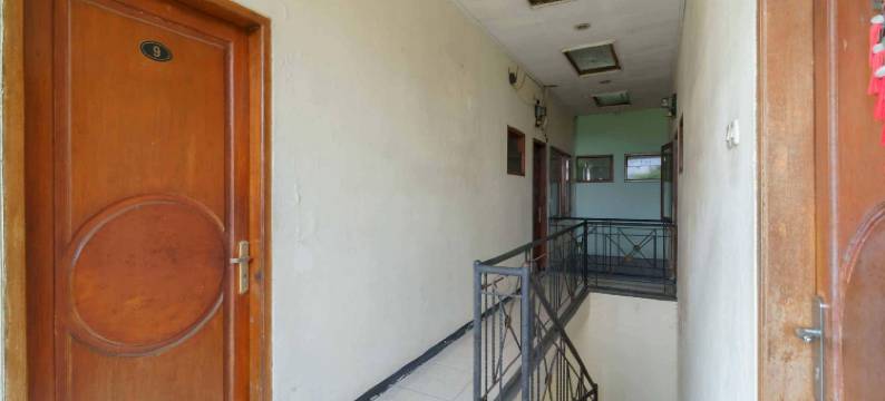 克芒广场-近力宝克芒购物中心-米特拉红门酒店(Kemang Place Near Lippo Mall Kemang Mitra RedDoorz)图片