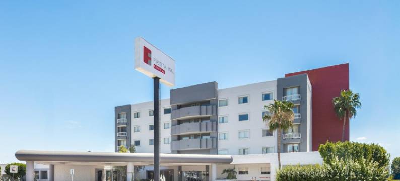 节日酒店快捷埃莫西约(Fiesta Inn Express Hermosillo)图片