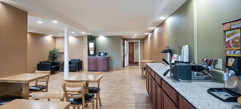 皮姆利科赛马场附近凯艺酒店(Quality Inn Near Pimlico Racetrack)图片