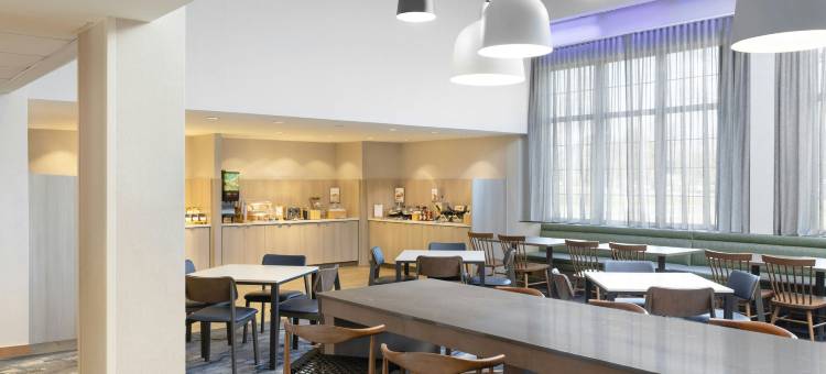 科德角海恩尼斯万枫酒店及套房(Fairfield Inn & Suites Cape Cod Hyannis)图片