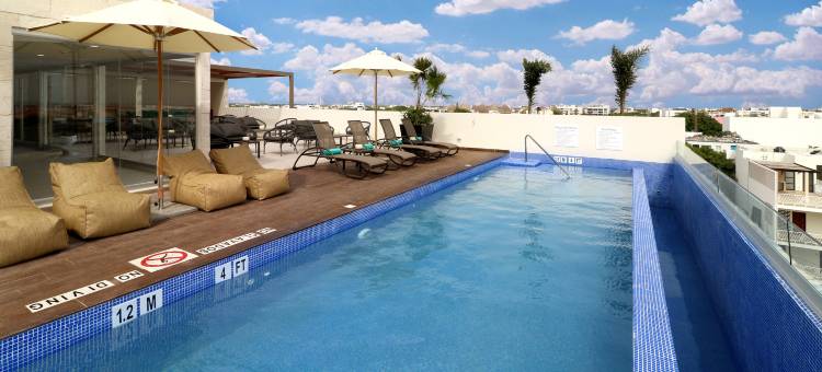 卡曼海滩智选假日套房酒店(Holiday Inn Express & Suites PLAYA DEL CARMEN by IHG)图片
