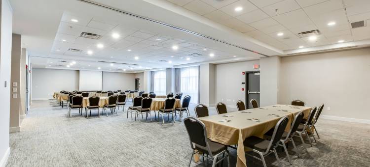 路易斯维尔希尔顿安泊套房酒店(Embassy Suites by Hilton Louisville East)图片