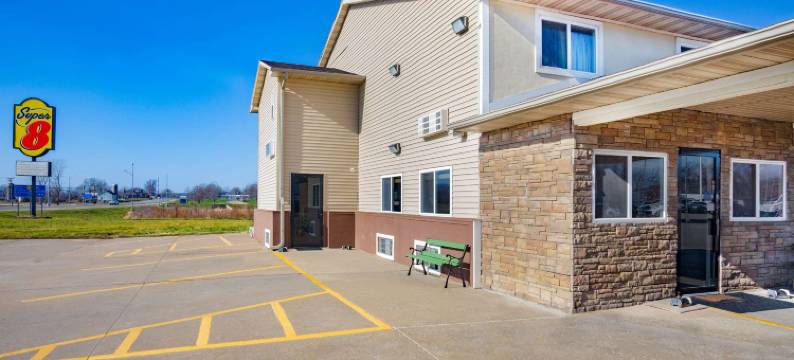 麦迪逊速8酒店(Super 8 by Wyndham Fort Madison)图片