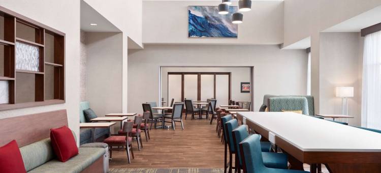 希尔顿旗下欢朋酒店及套房-基洛纳机场(Hampton Inn & Suites by Hilton Kelowna Airport BC)图片