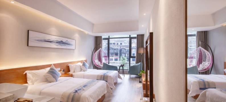 凤凰云隐兮精品名民宿(杜田路分店)图片