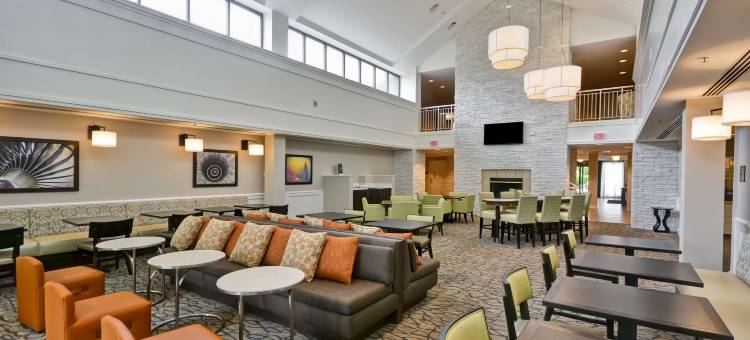 杜勒斯国际机场Homewood酒店(Homewood Suites by Hilton - Dulles Int'l. Airport)图片