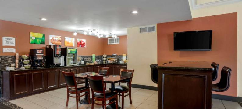 凤凰城哥伦布凯艺酒店(Quality Inn Phenix City Columbus)图片