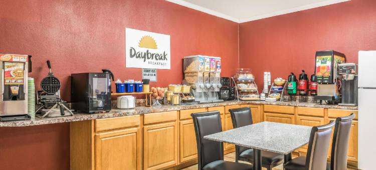 兰伯顿温德姆华美达酒店(Ramada by Wyndham Lumberton)图片