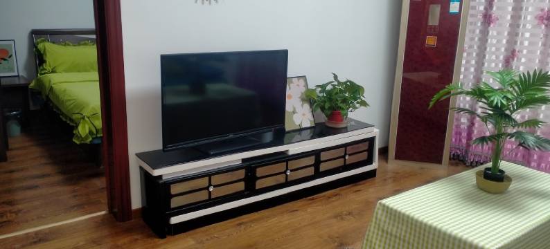 甜甜圈草莓民宿(东环路分店)图片