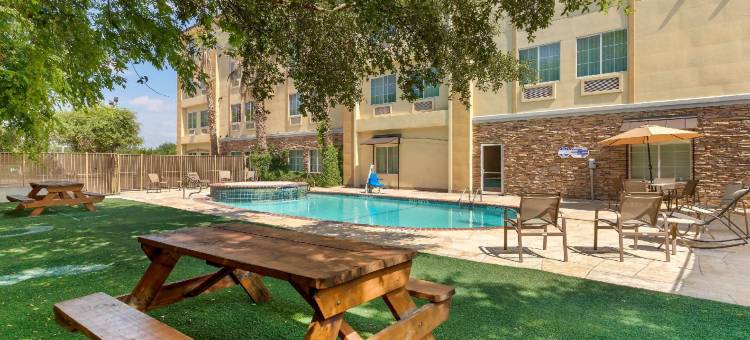 靠近六旗及医疗中心舒适酒店及套房(Comfort Inn & Suites Near Six Flags & Medical Center)图片