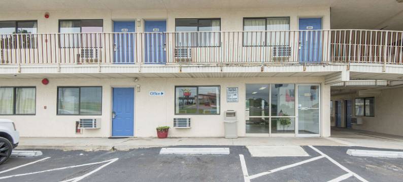 密苏里堪萨斯城 - 机场 6 号汽车旅馆(Motel 6 Kansas City, MO - Airport)图片